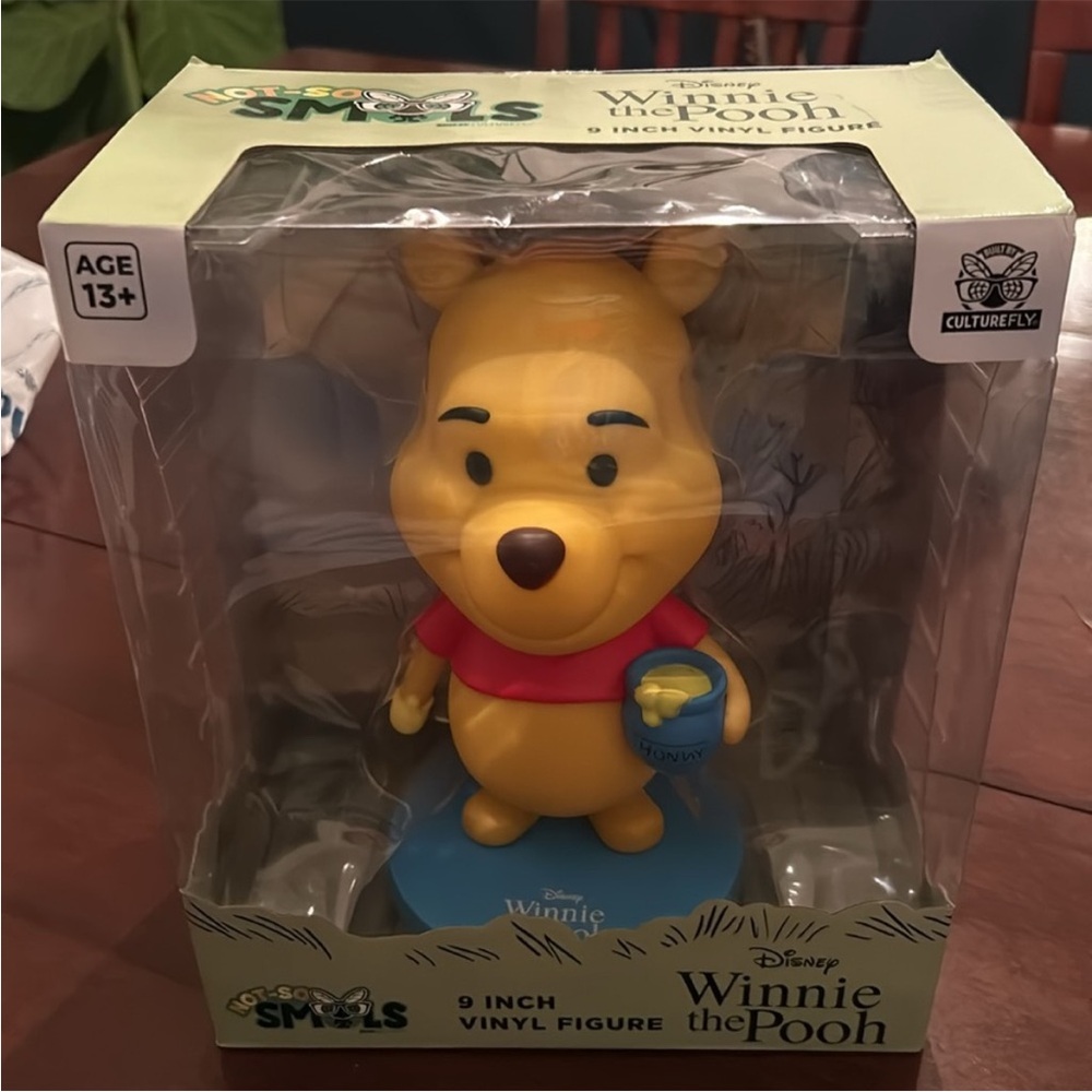 Disney Winnie the Pooh Vinyl Figure - Picture 7 of 8